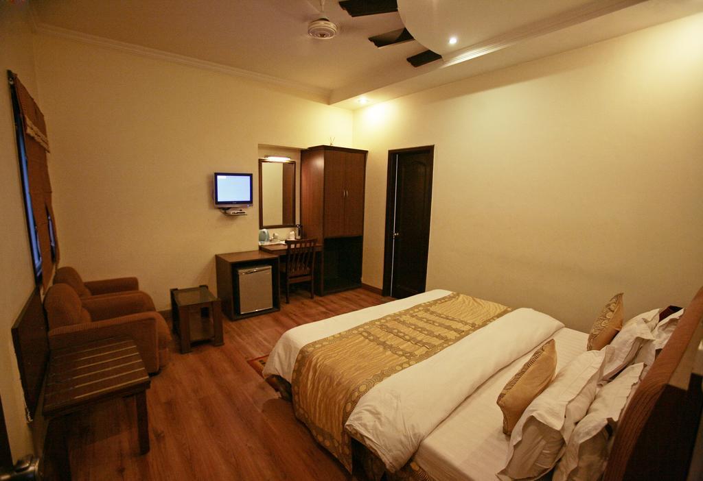 Hotel Sarovar Regency Amritsar