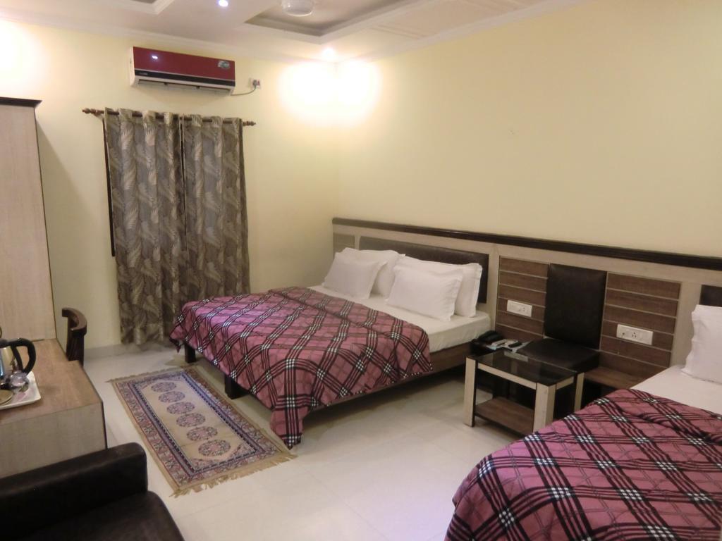 Sarovar Regency 3*