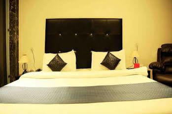 Fabhotel Prudent Hotel