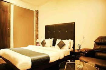 Fabhotel Prudent