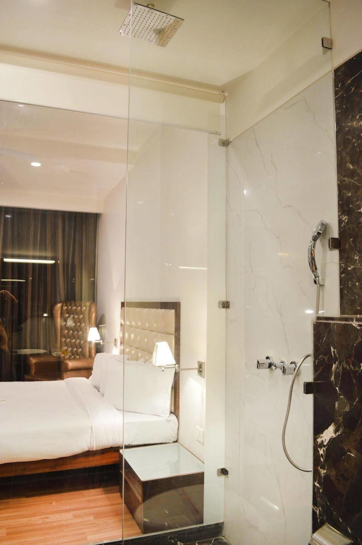 Fabhotel Prudent