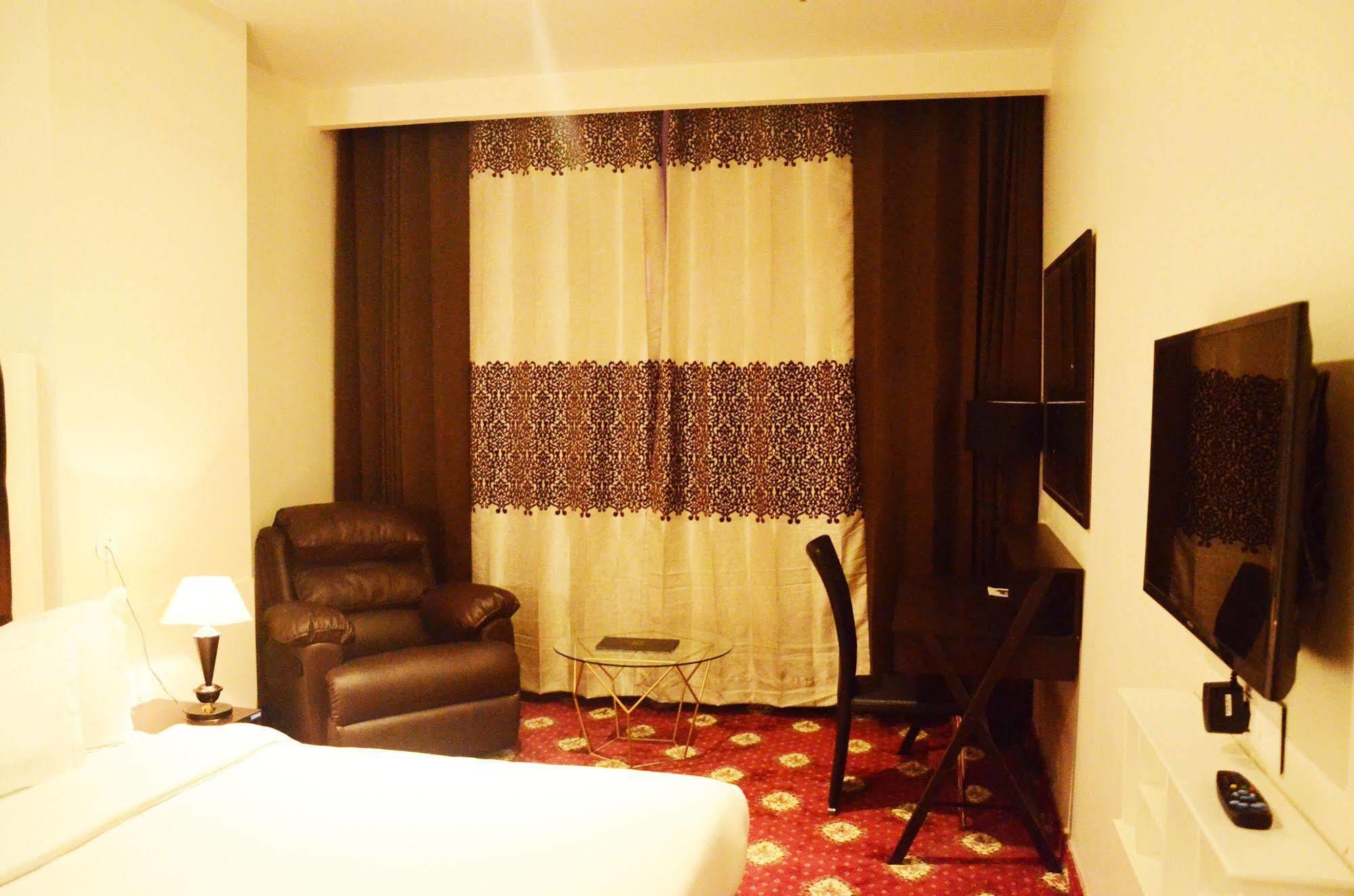 Hotel Fabhotel Prudent 3*