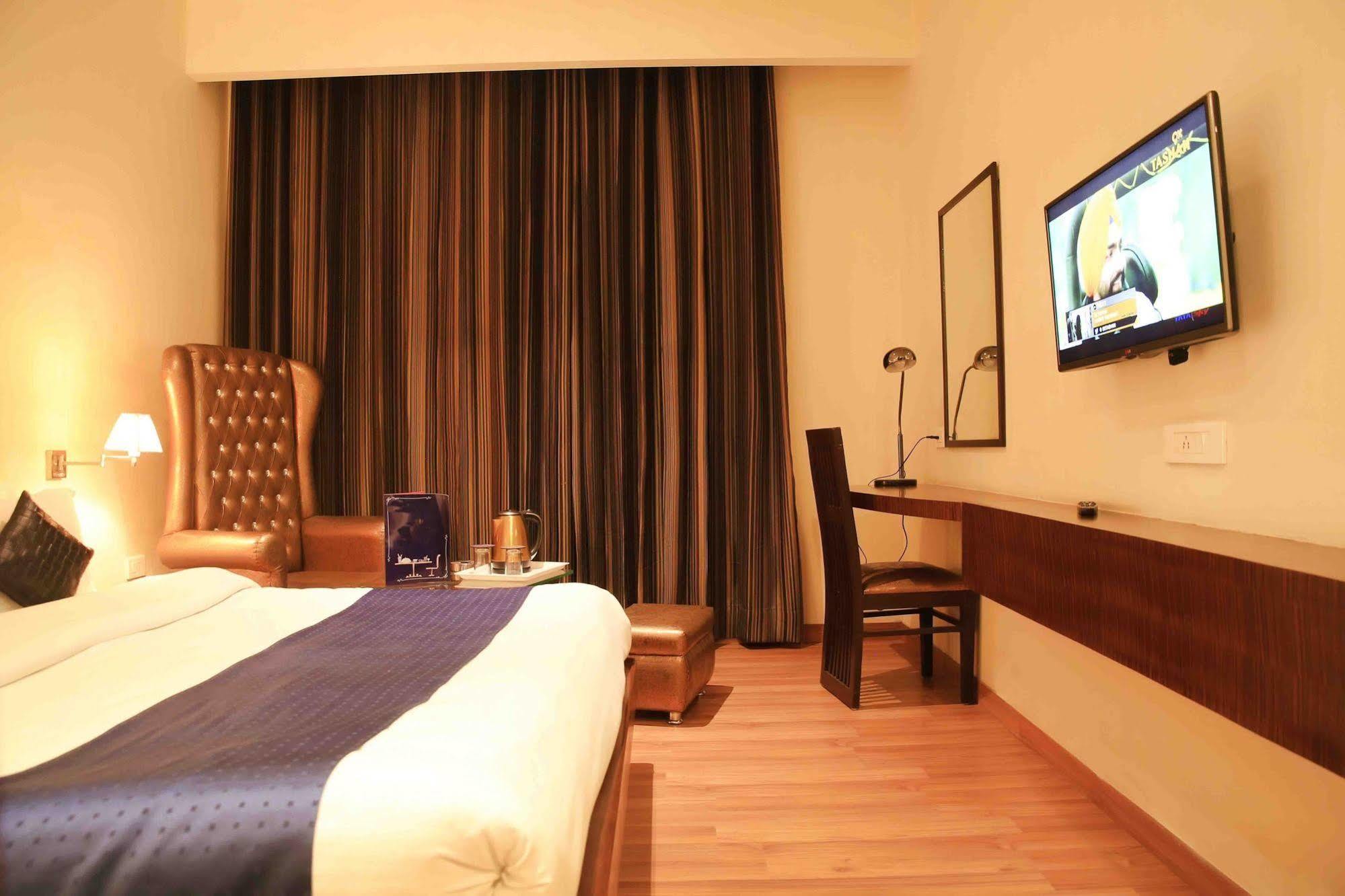 Fabhotel Prudent Hotel 3*