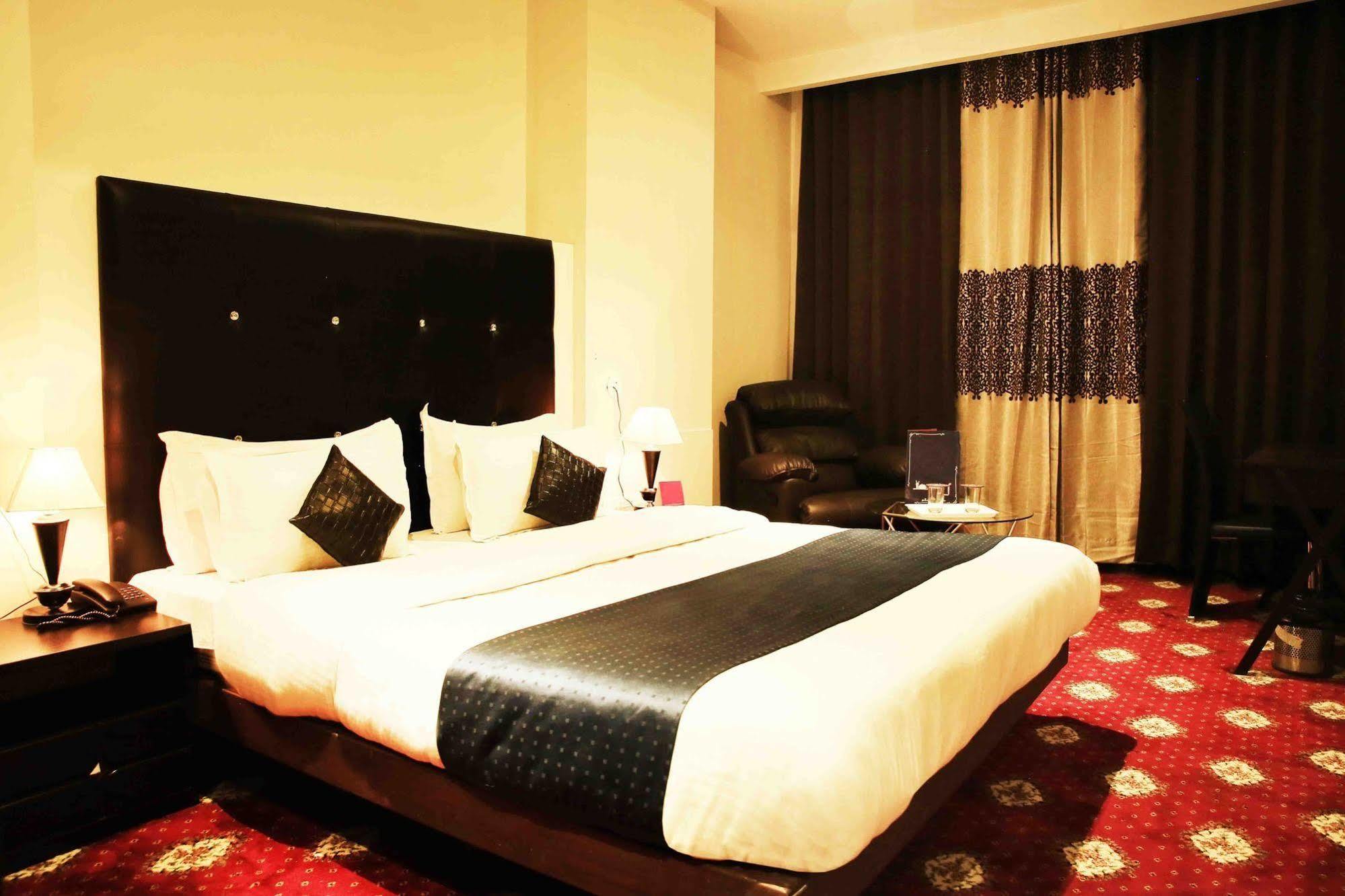 Fabhotel Prudent 3*