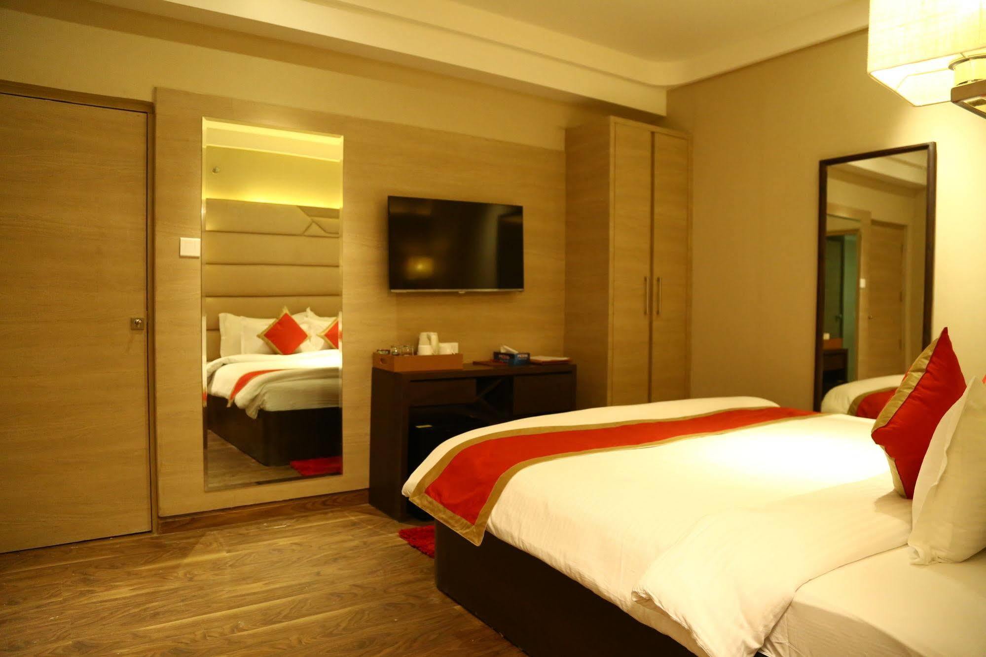 Hotel The Fern Residency