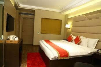 Hotel The Fern Residency