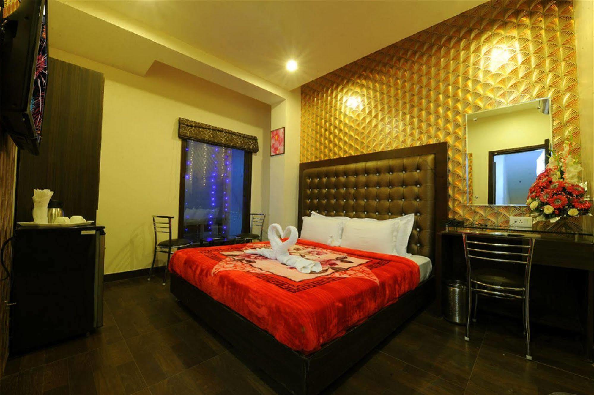 Hotel Pearl & Amritsar