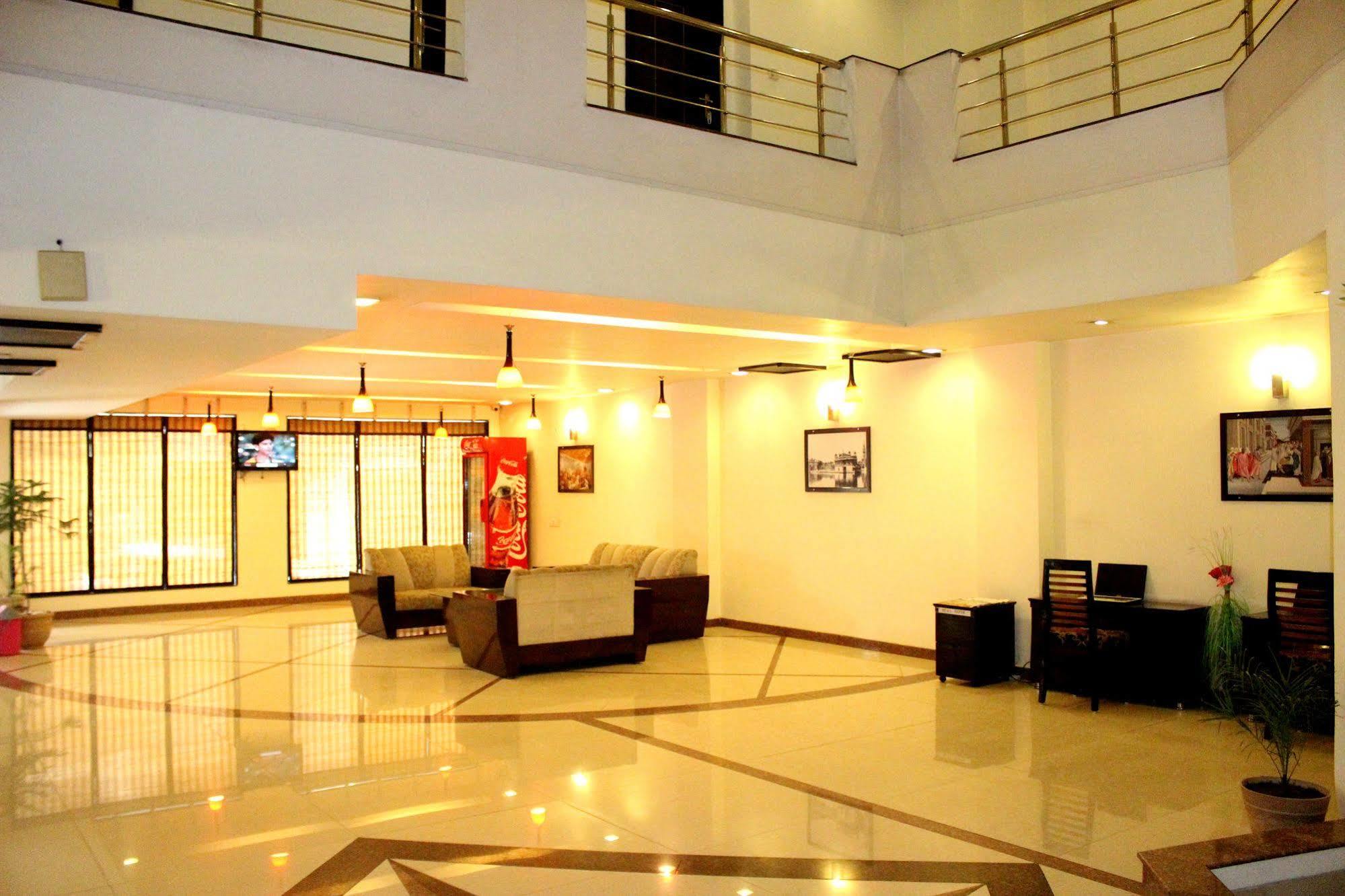 Hong Kong Hotel 3*