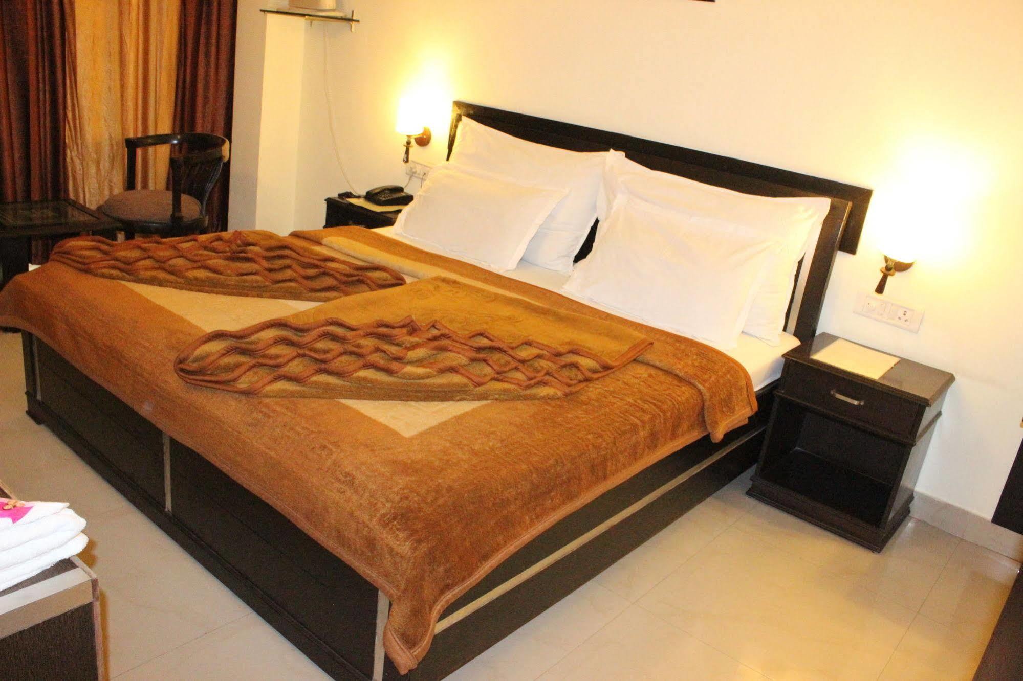 Hong Kong Hotel Amritsar