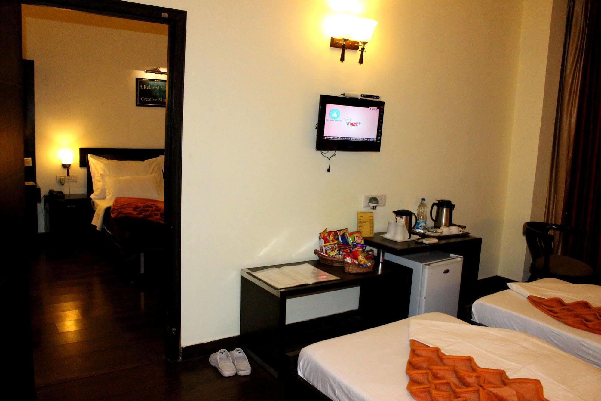 Hong Kong Hotel 3*