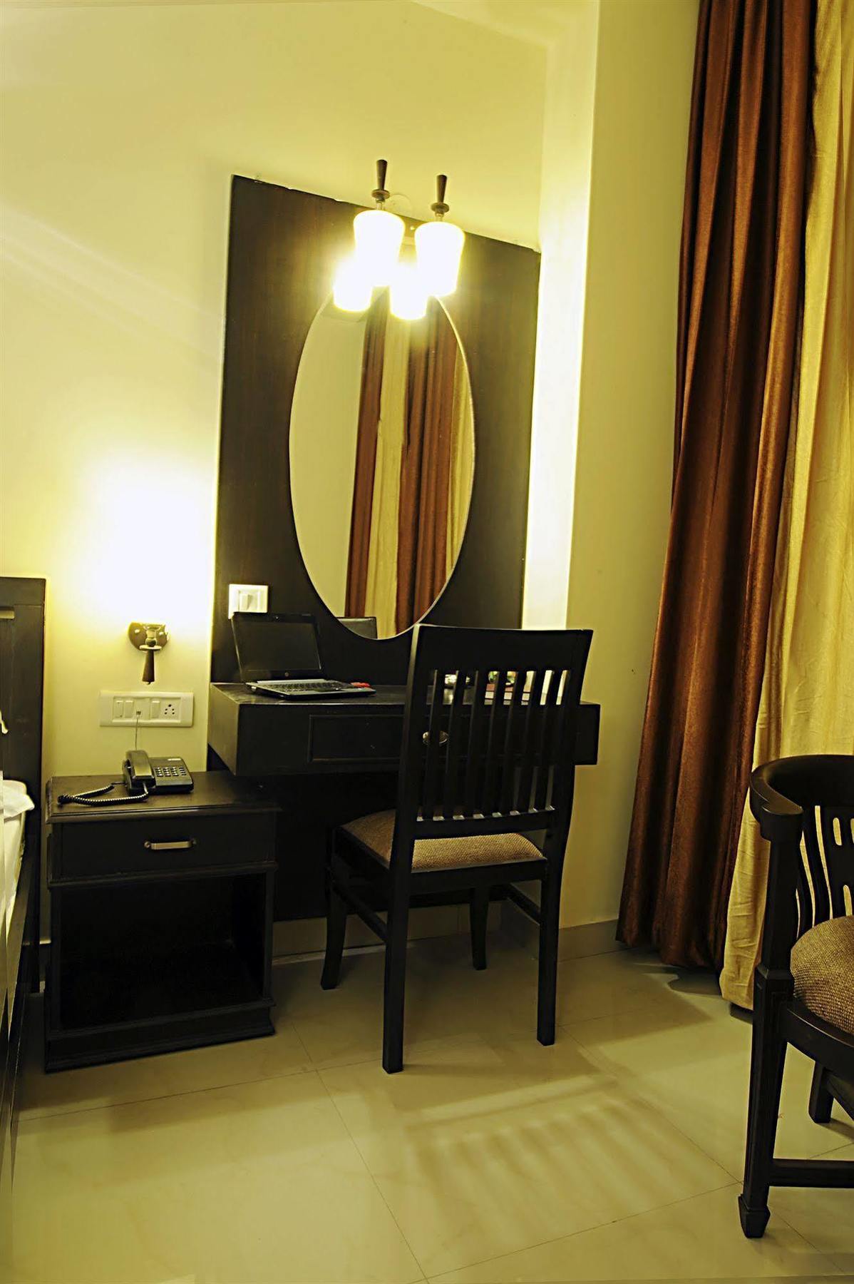 Hong Kong 3*