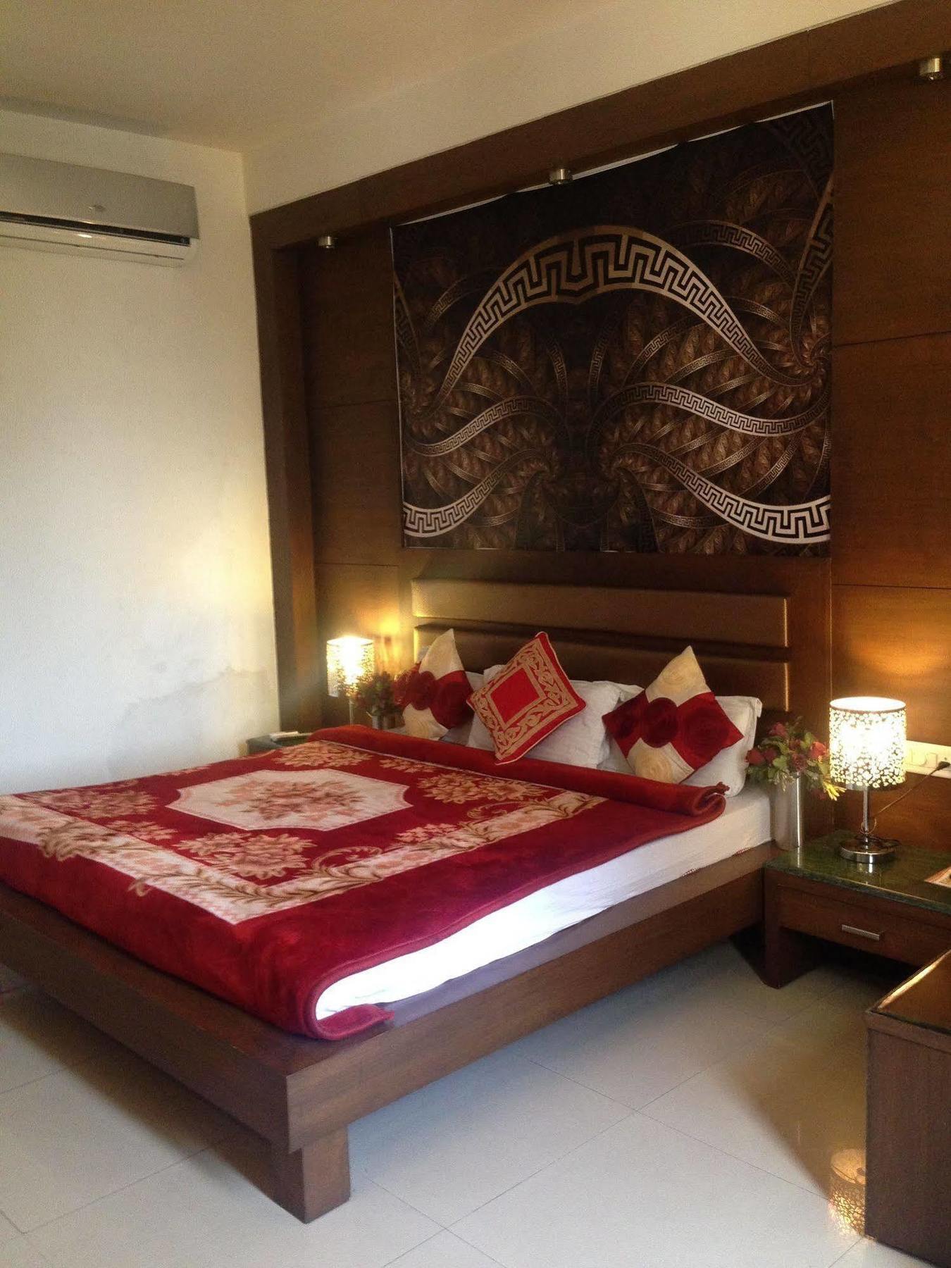 Namaskar Residency Hotel 3*
