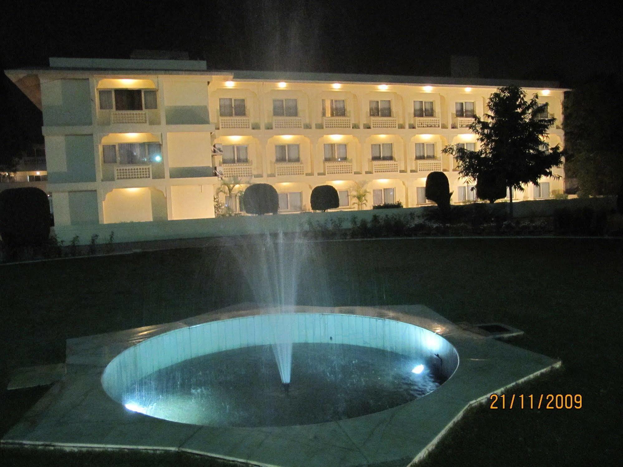Ritz Plaza Hotel