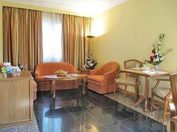 Ritz Plaza Hotel