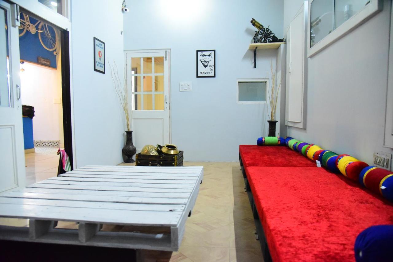 Nutz Backpackers Amritsar