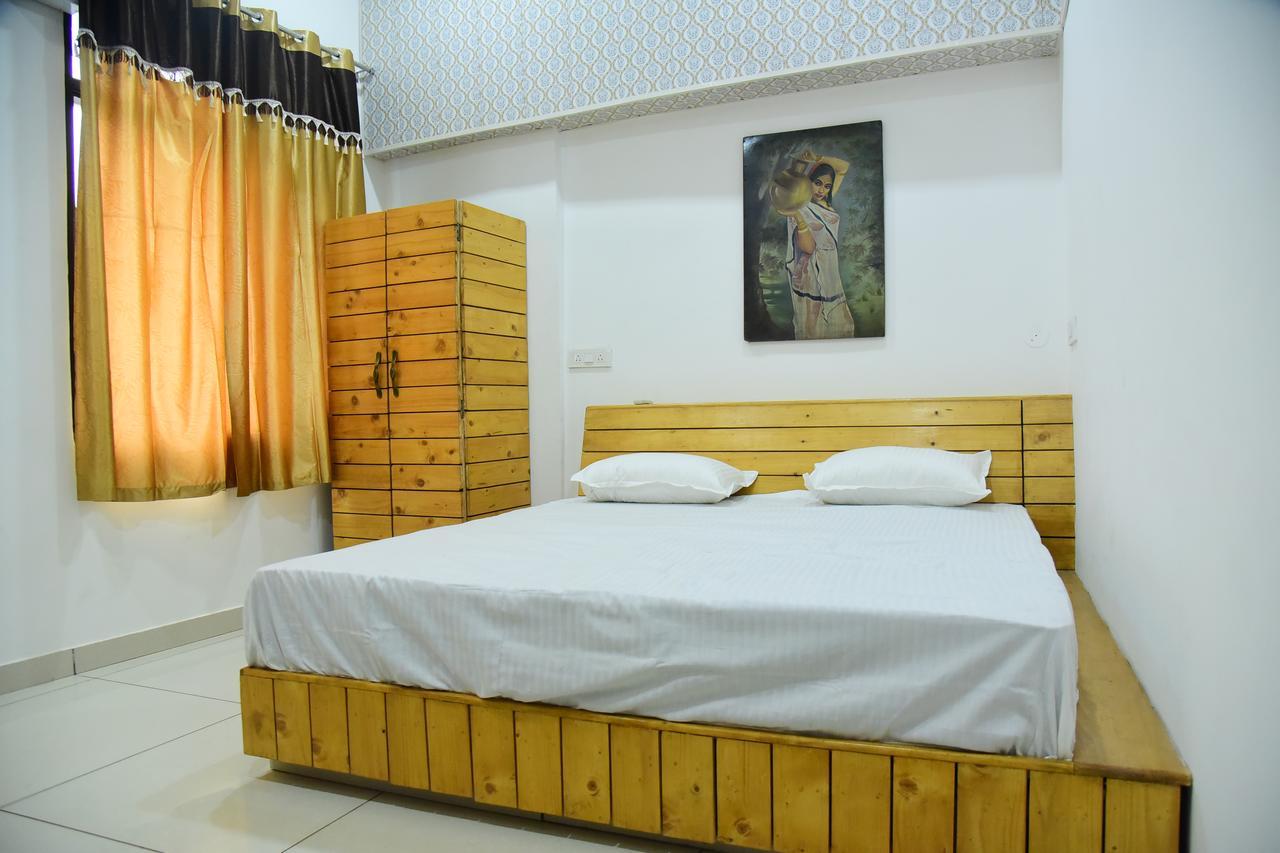 Nutz Backpackers Hostel *
