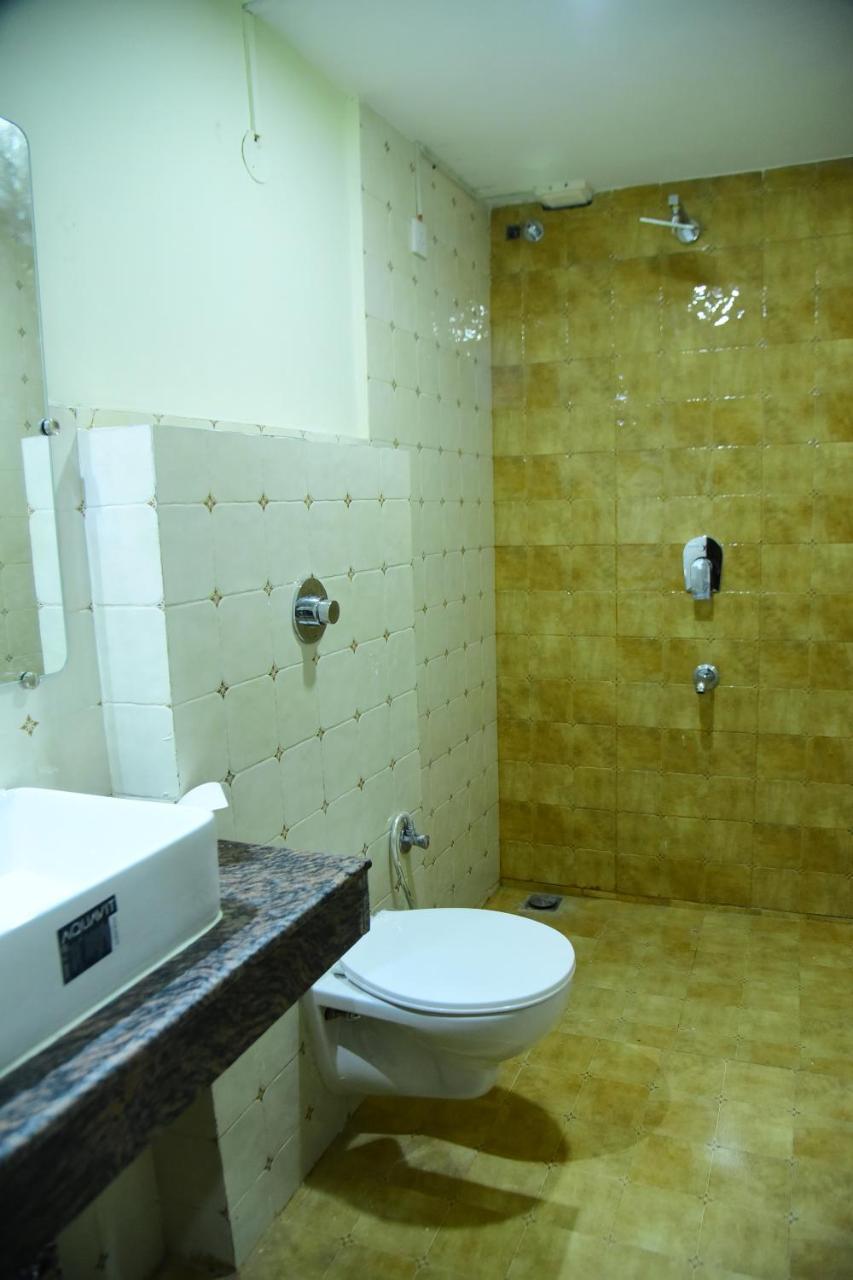 Nutz Backpackers Amritsar
