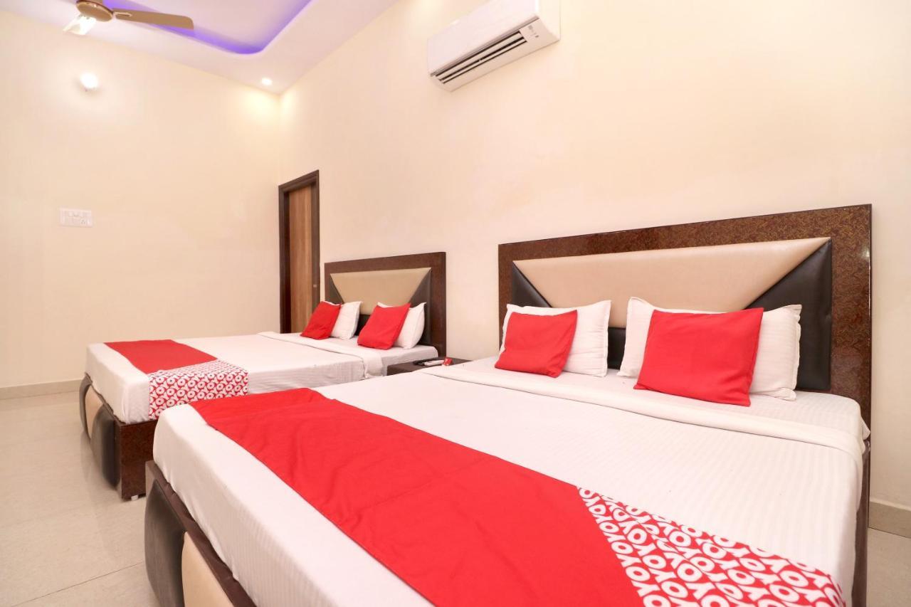 Oyo 16494 Dhunna Hotel 3*