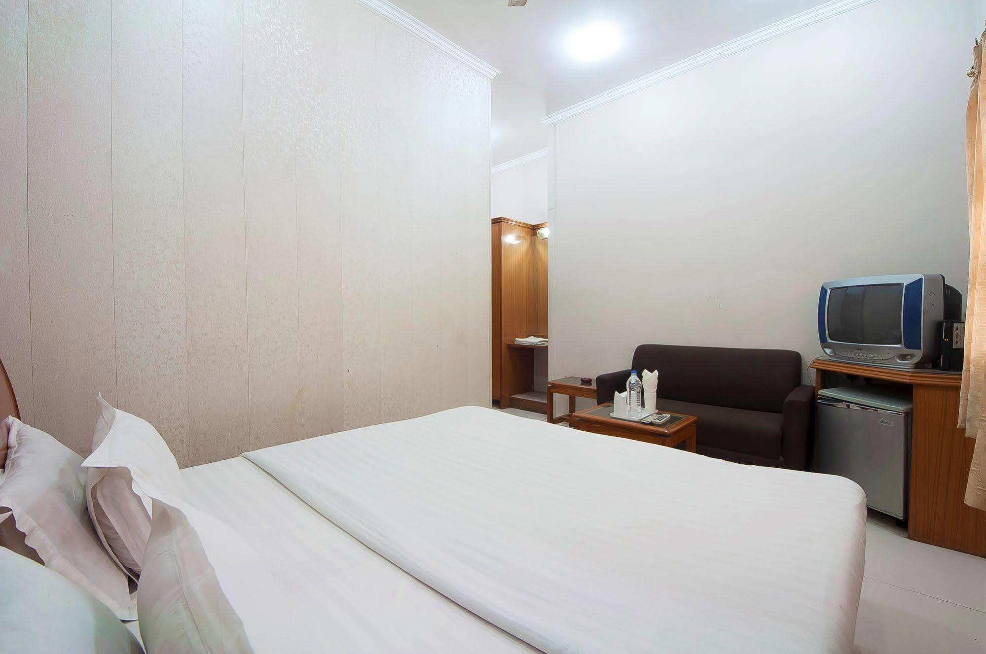Fabhotel Basera Hotel