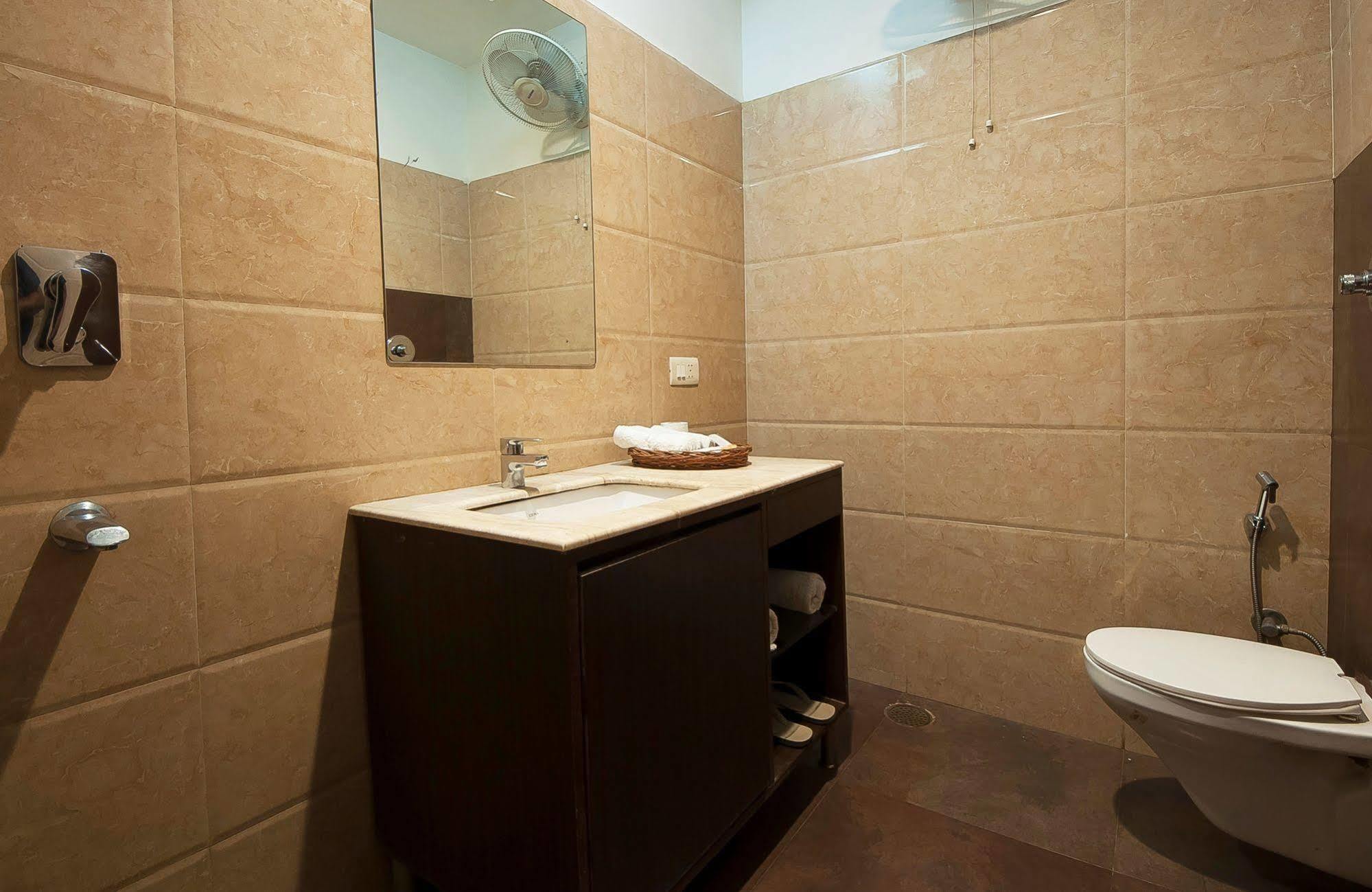 Fabhotel Basera Hotel 3*