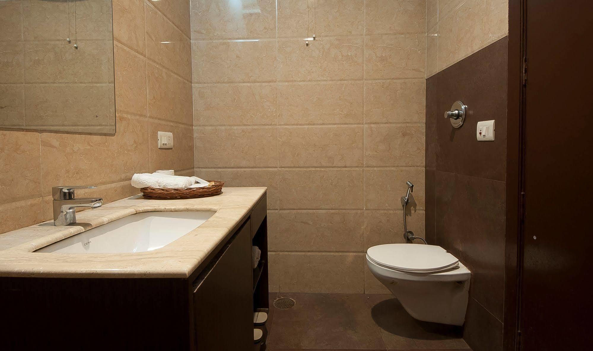 Hotel Fabhotel Basera Amritsar