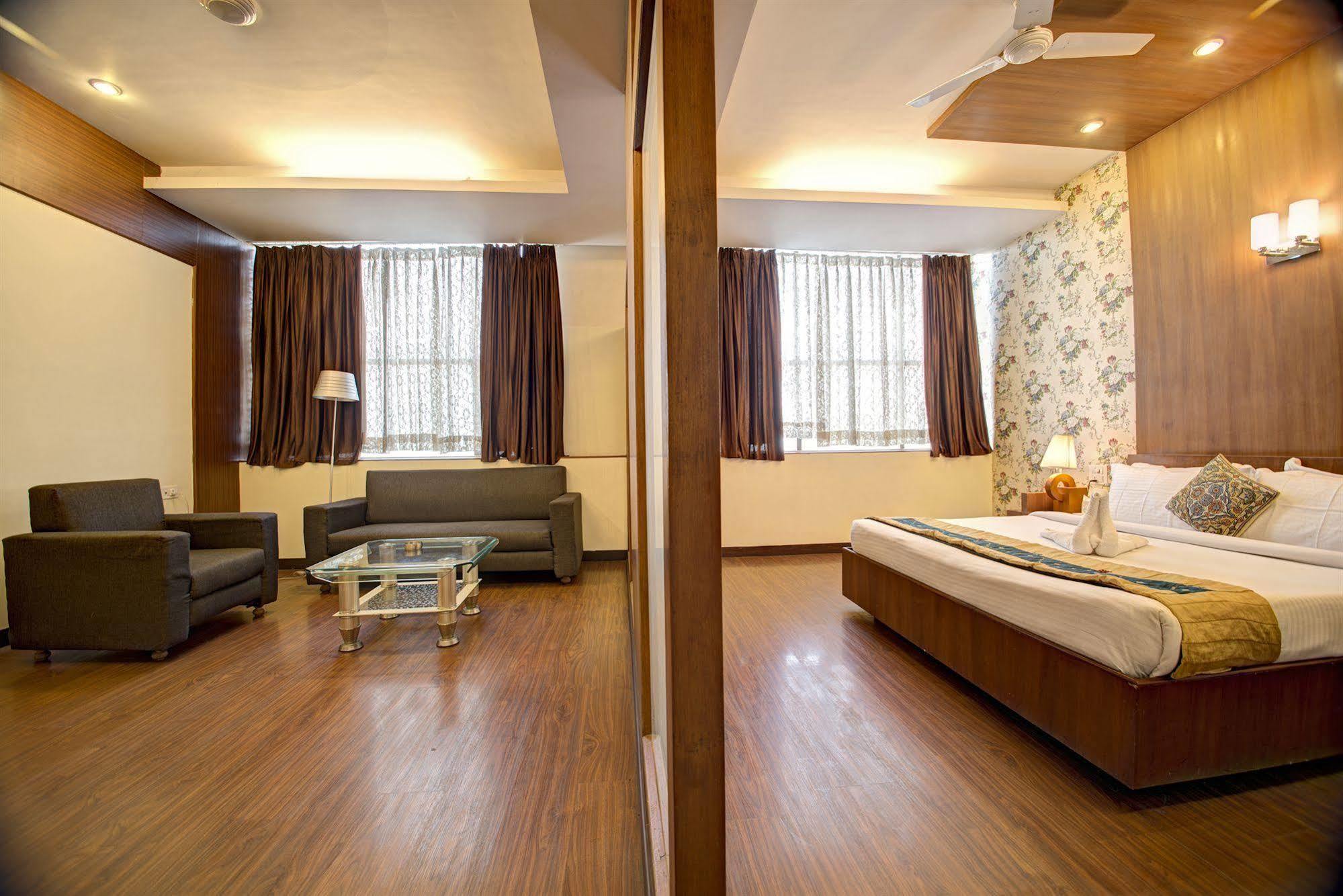 Pr Residency Hotel 3*
