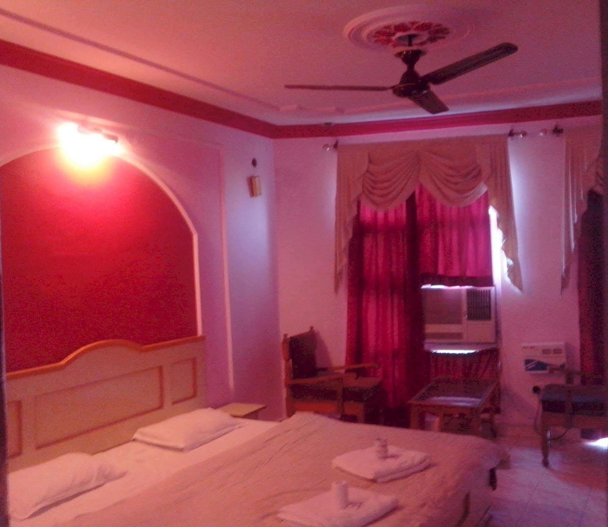 Grace Hotel *