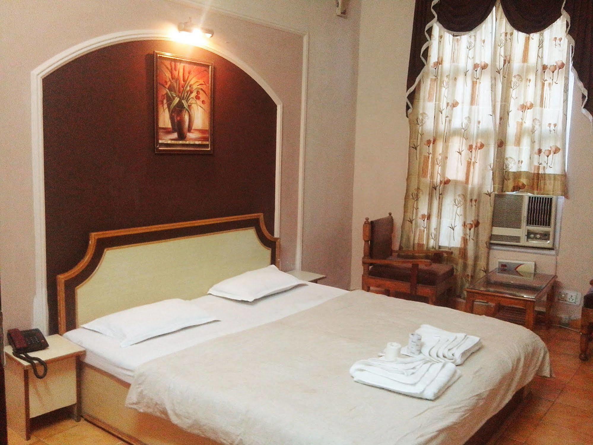 Grace Hotel *