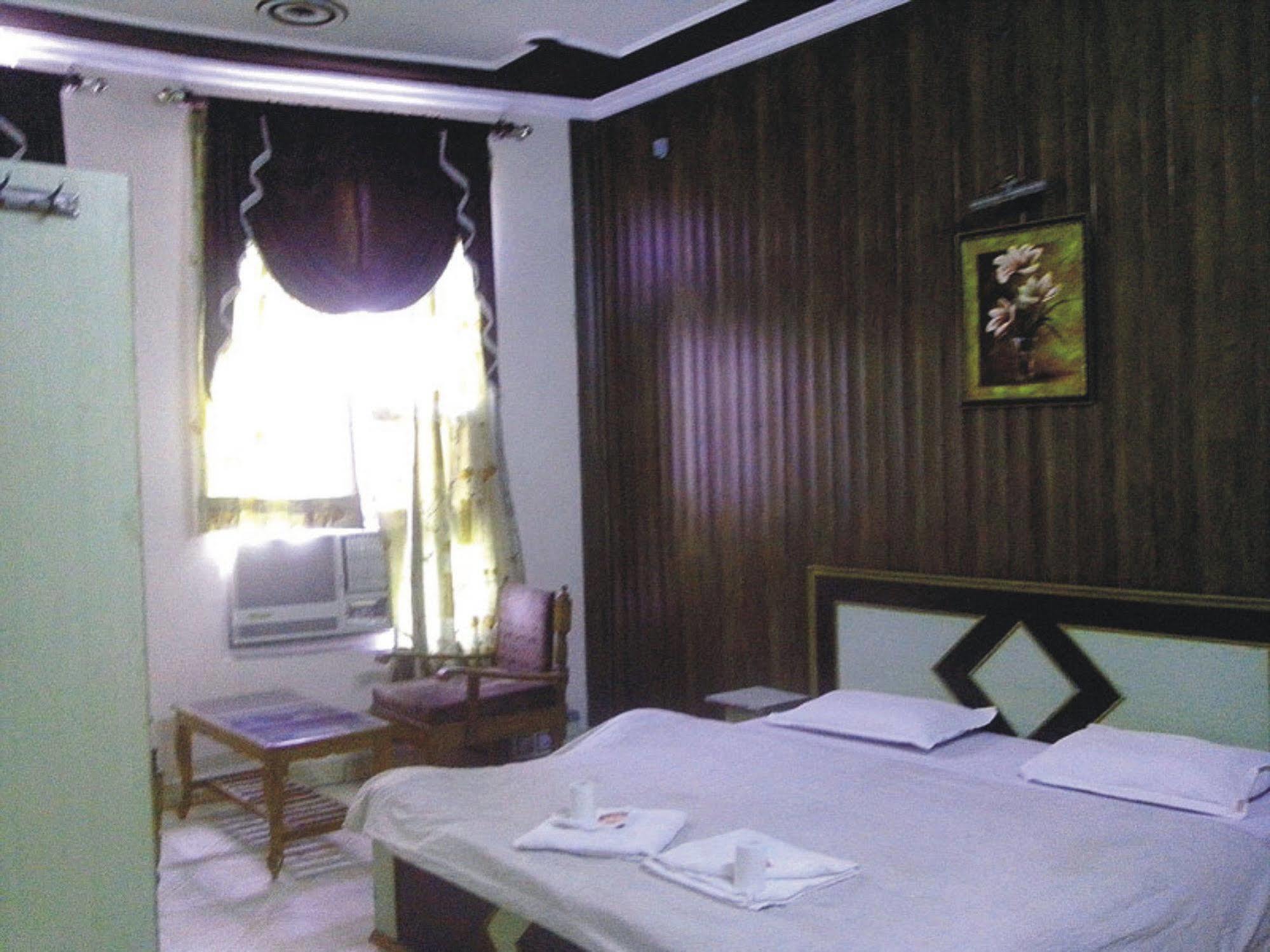 Grace Hotel *