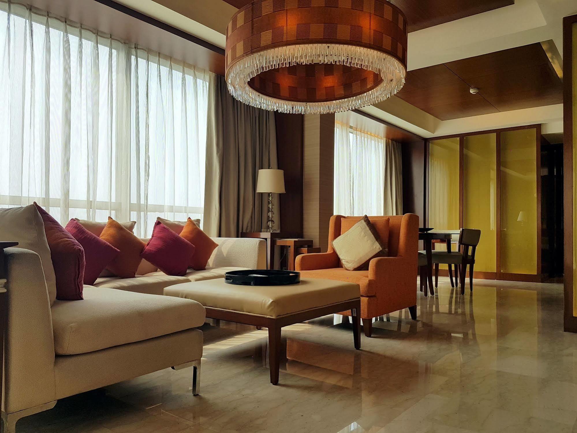 Hyatt Regency & Hotel 5*