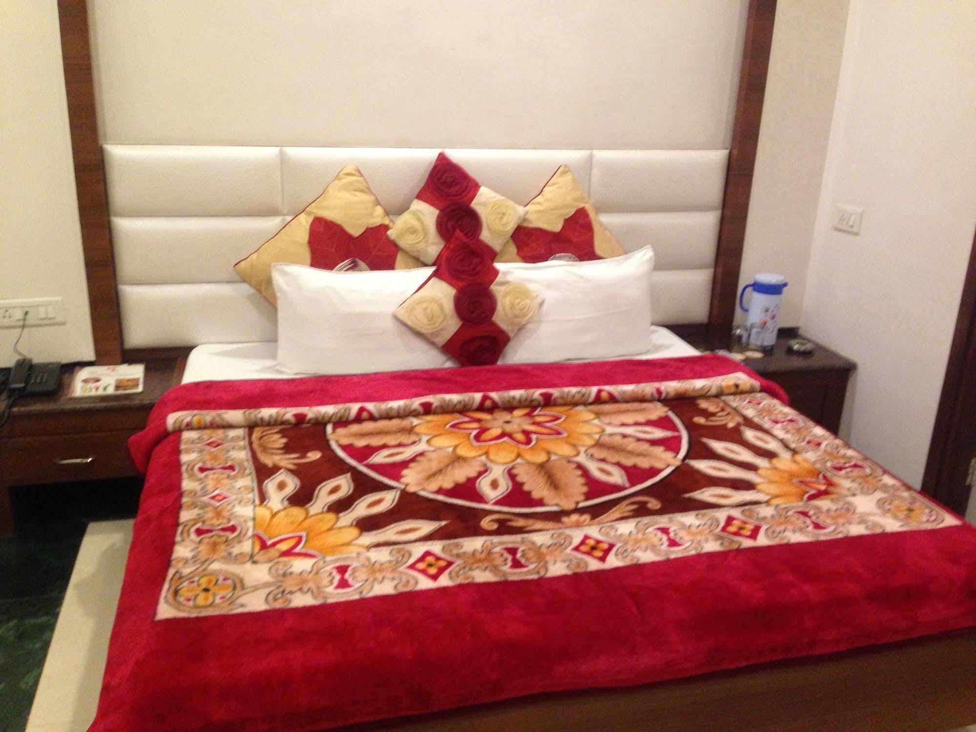 Namaskar Hotel 3*
