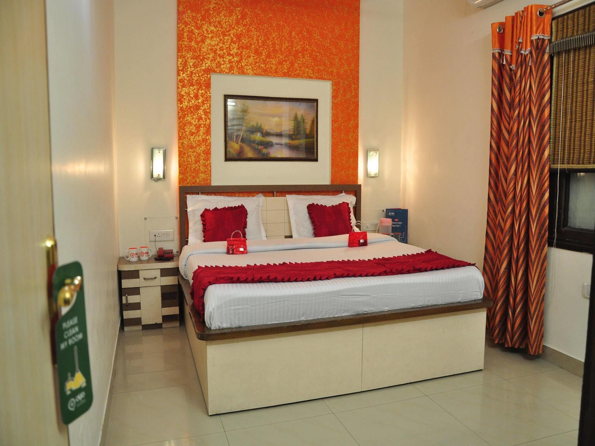 Oyo Rooms Regent Cinema Chowk
