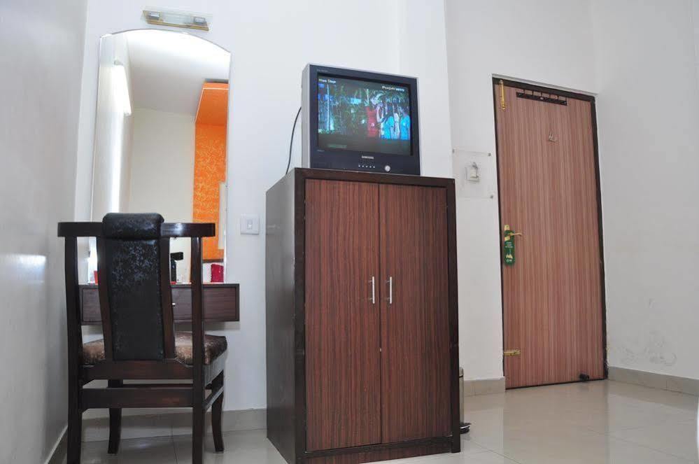 Oyo Rooms Regent Cinema Chowk Hotel