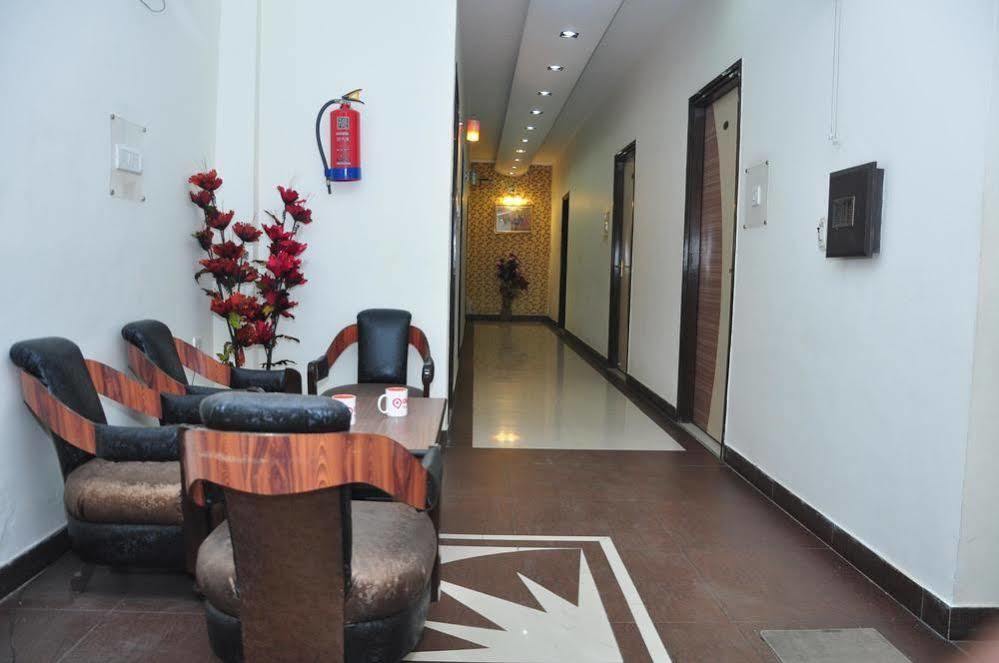 Oyo Rooms Regent Cinema Chowk 3*