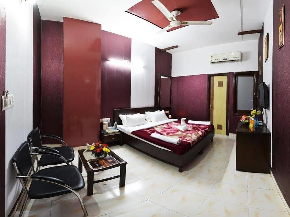 Hk Continental 3*
