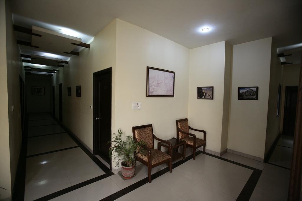 Sarovar Regency 3*