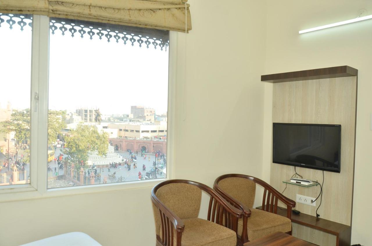 Temple Hotel 3*