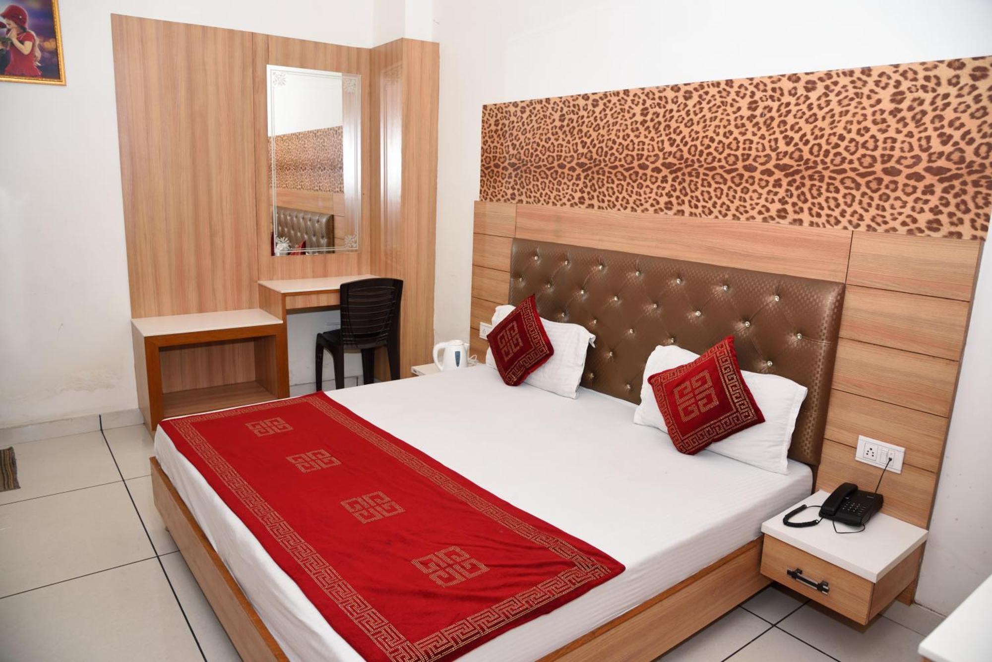 Robin Hotel
