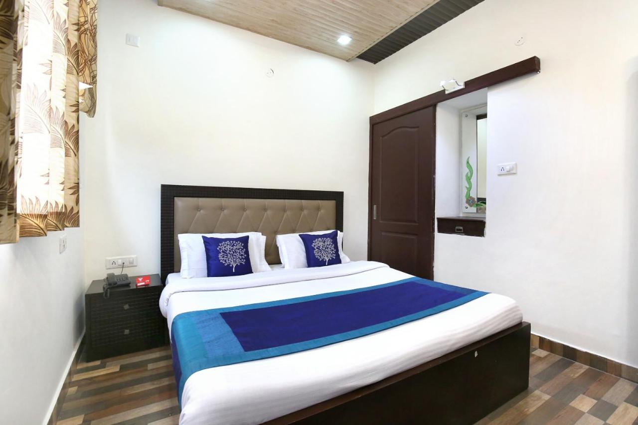 Oyo 9602 Bharat Hotel 3*