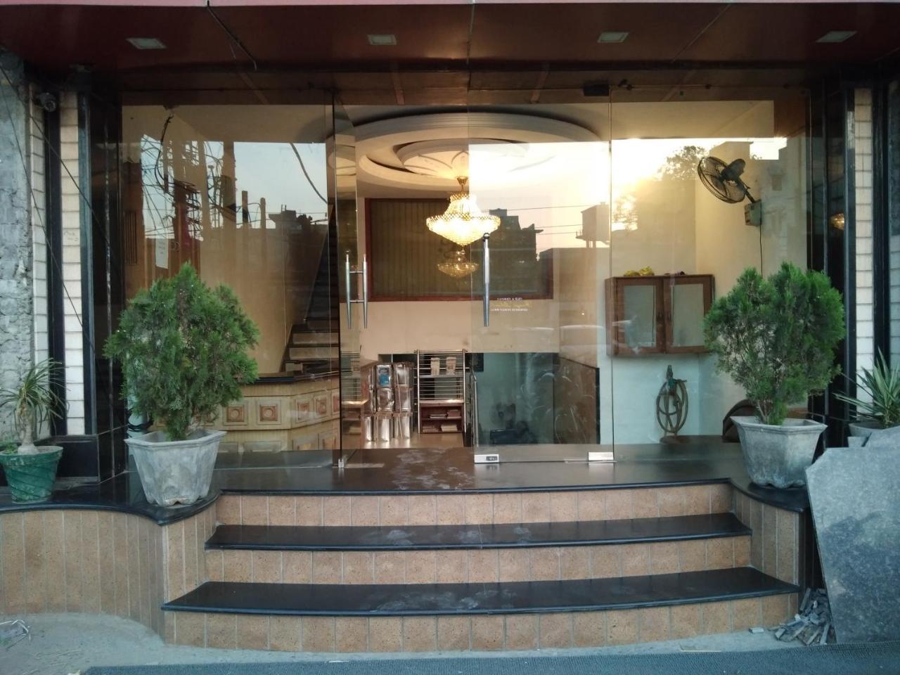O Anand 4*