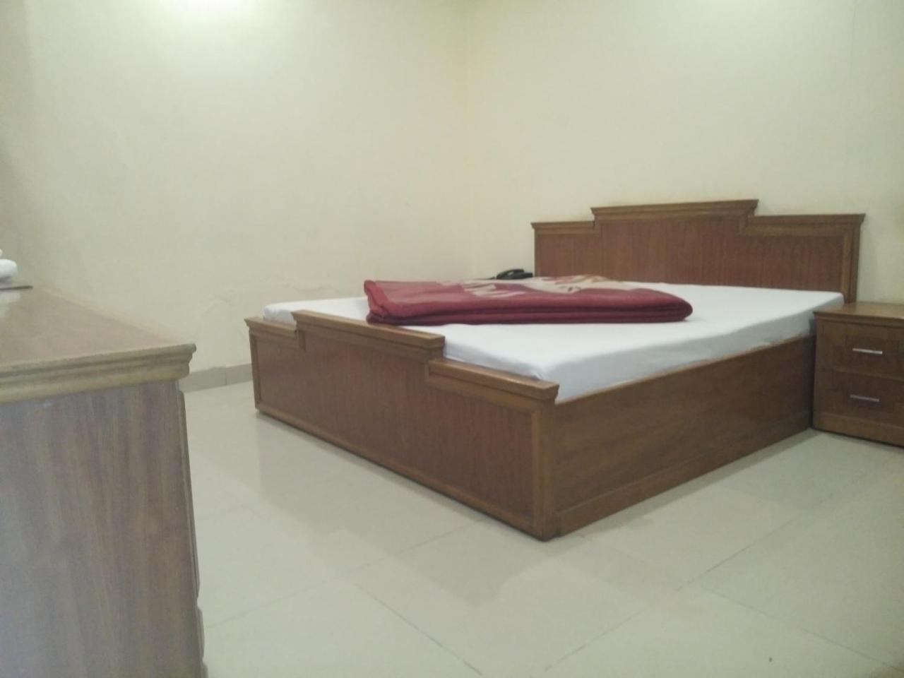 O Anand Hotel 4*