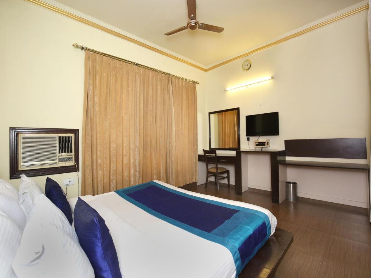 Downtown Hotel 3*