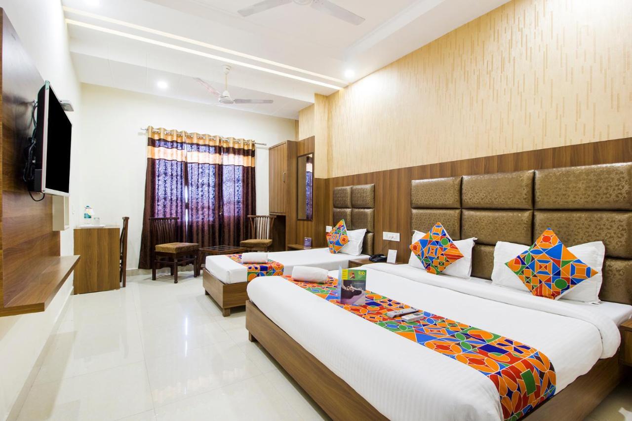 Hotel Fabhotel Royal Hussainpura Chowk
