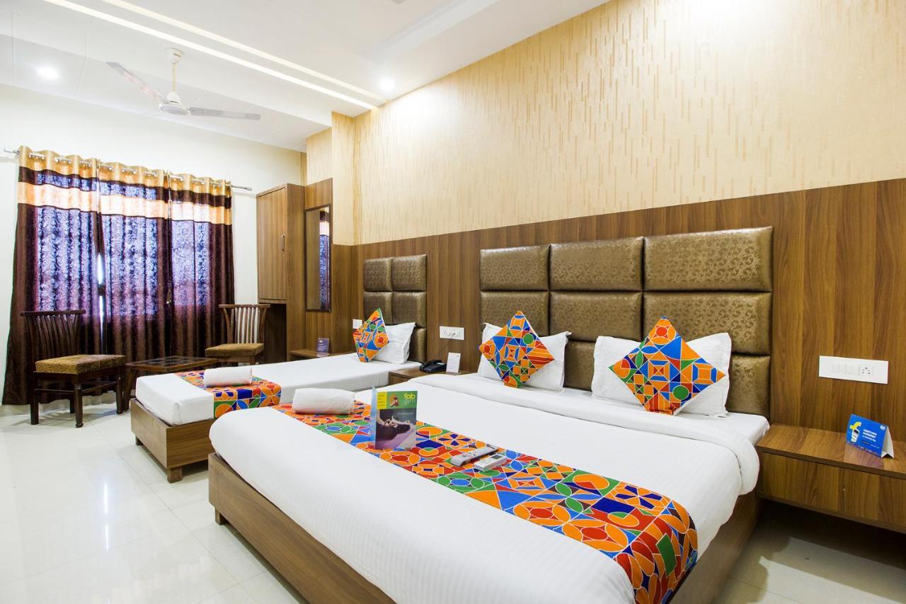 Hotel Fabhotel Royal Hussainpura Chowk