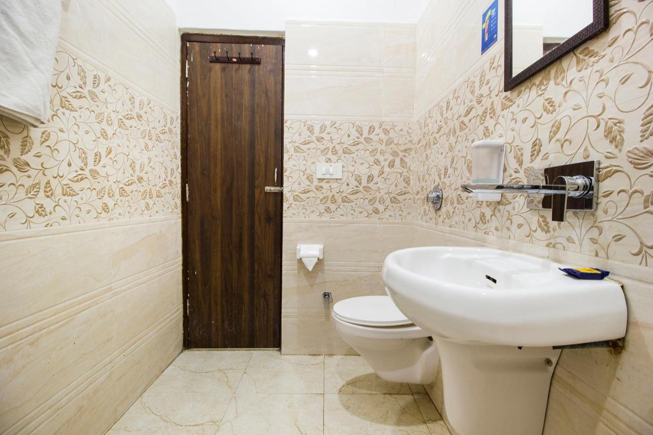 Fabhotel Royal Hussainpura Chowk Hotel