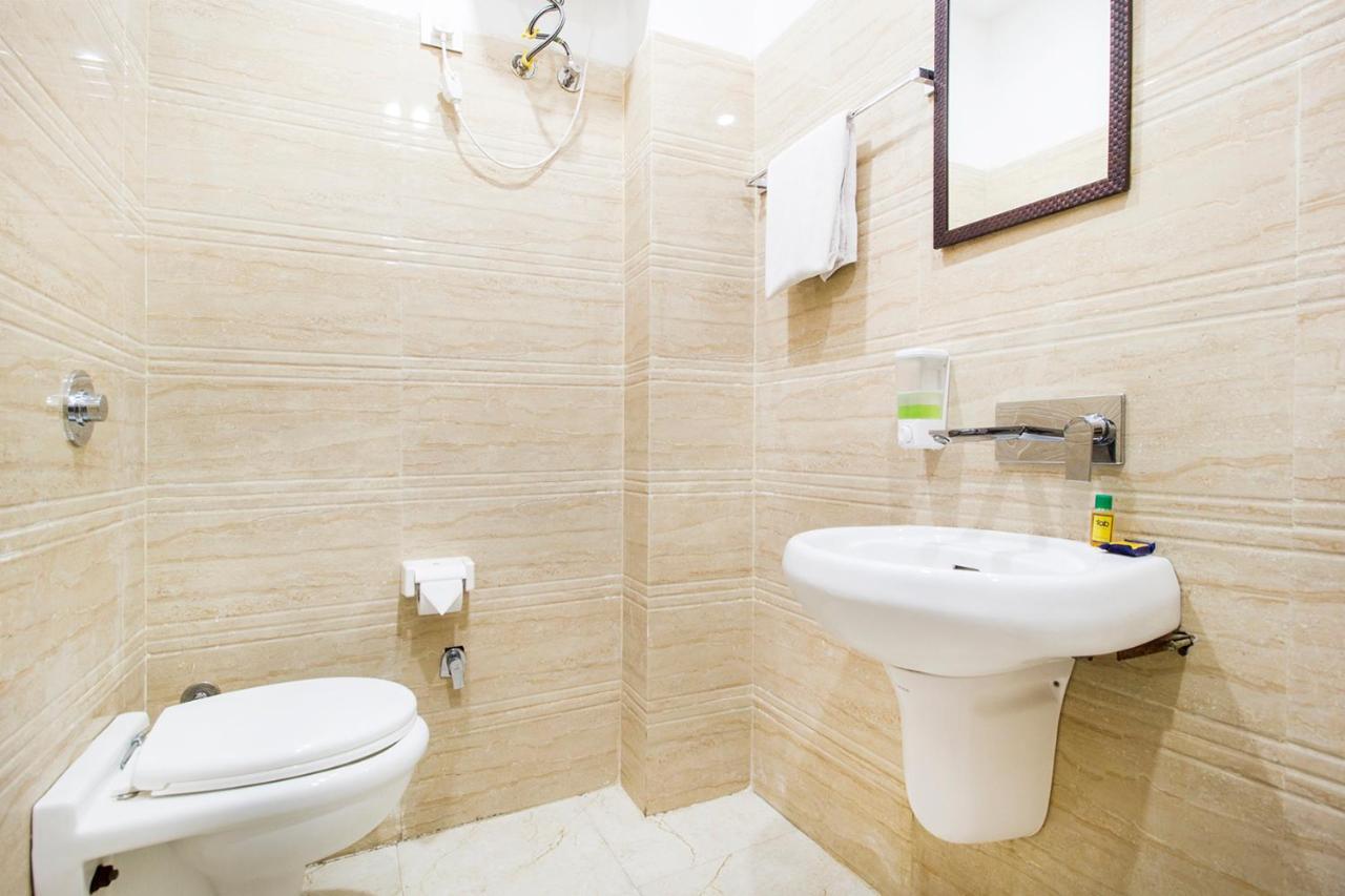 Hotel Fabhotel Royal Hussainpura Chowk