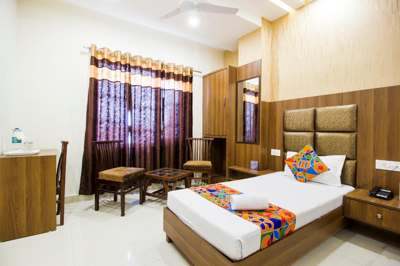 Hotel Fabhotel Royal Hussainpura Chowk