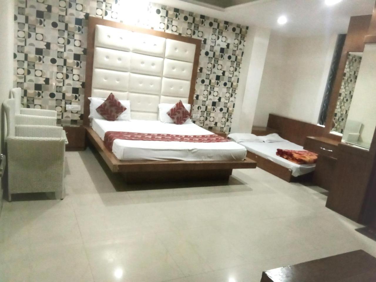 Parkside Grand With Free Parking 3*