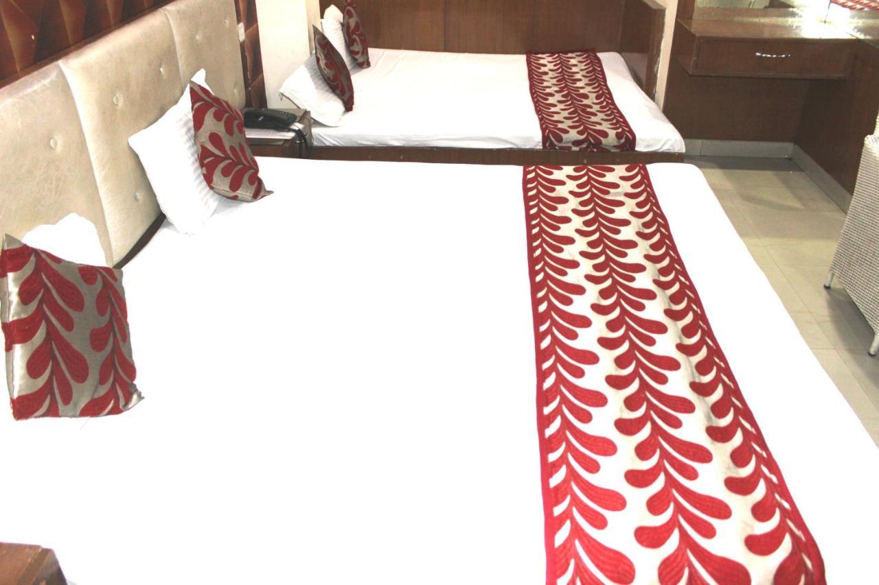 Hotel Parkside Grand With Free Parking 3*