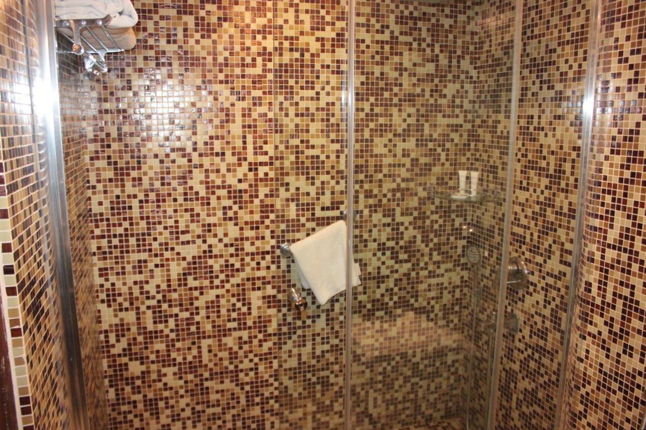 Regenta Place 4*